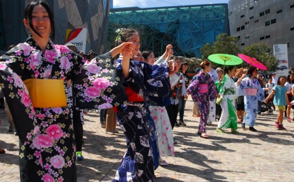 Japanese women dressed in