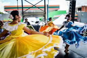 fiesta, hispanic latin american festival, johnston street, city of Yarra, DJs, live entertainment, dance showcases, food, outdoor festival, la fiesta